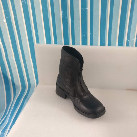 Vintage Genuine Real Leather Front zipper lined boot 6 made in canada - Picture 3 of 9